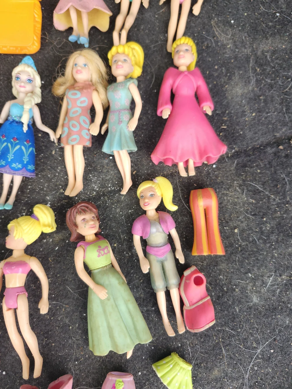 Lot Of 19 Vintage Polly Pocket Dolls & Over 75 Accessories
